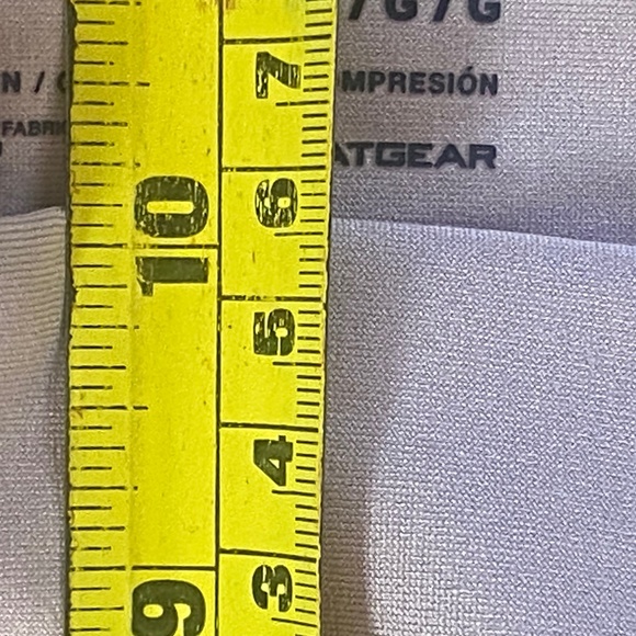 Under Armour lilac high rise, compression, ankle legging. Sz L - Picture 10 of 16